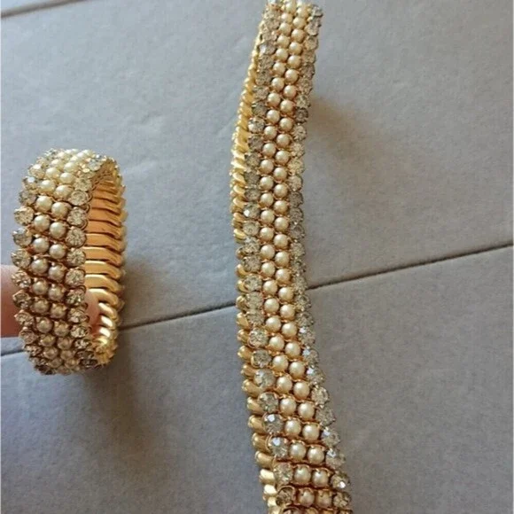 Double layer Crystals and faux pearls choker and bracelet set